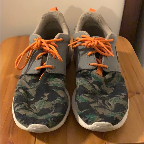 womens camouflage nike shoes